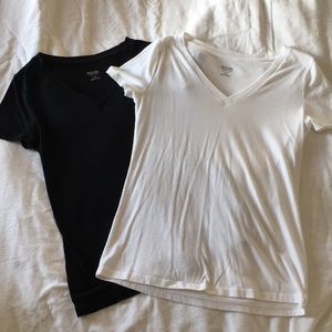 Mossimo Tee Shirt Bundle of 2, Medium